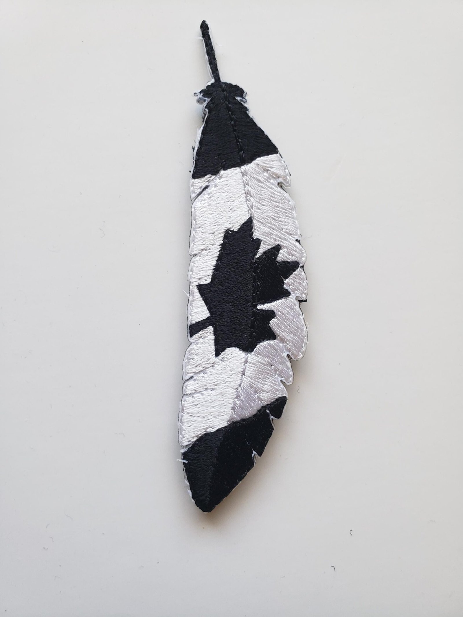 FEATHER QUILL Native American Canadian flag Maple leaf Tactical Patch Morale Army vest shoulder Canuck ifak bag patriot black not for sale