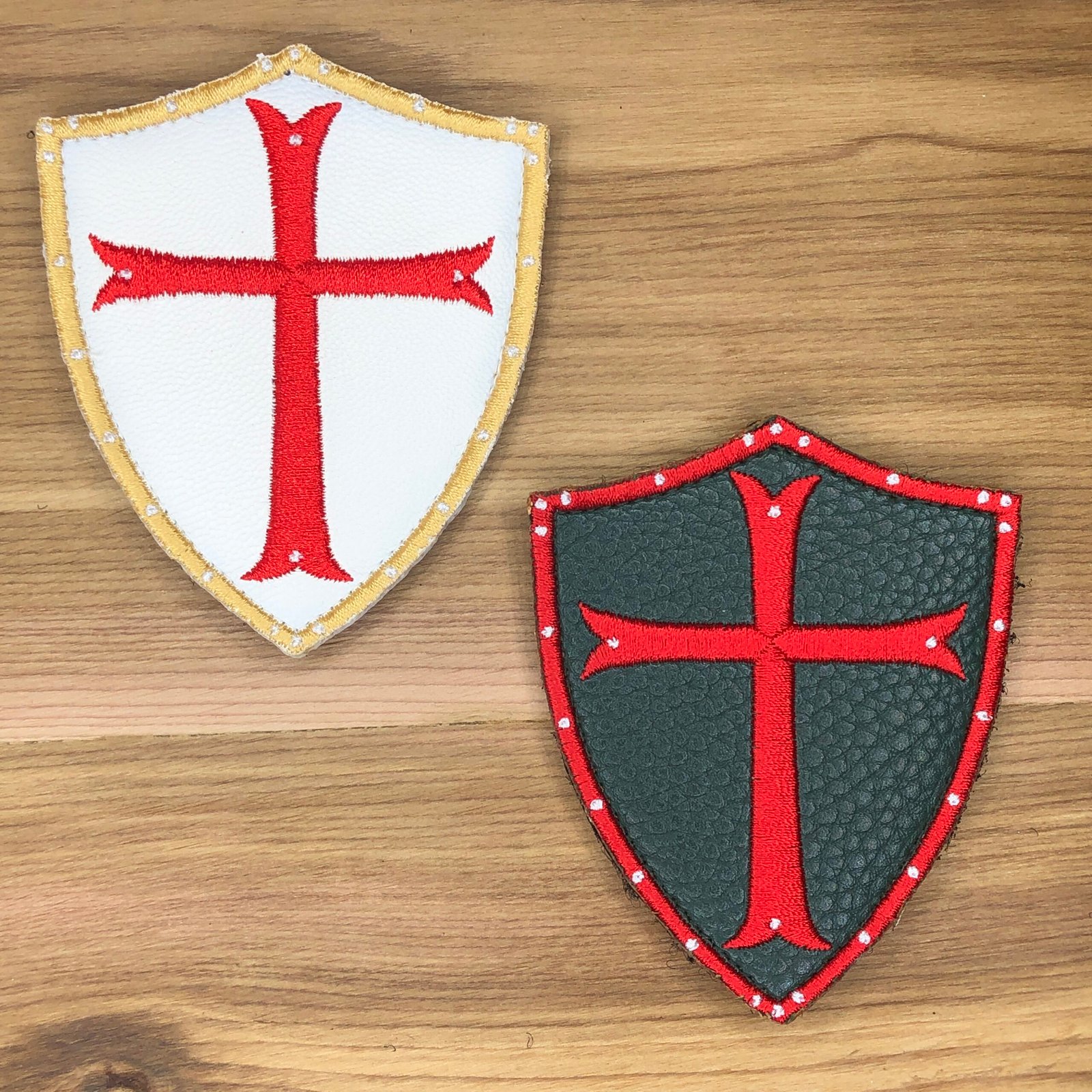 Crusader Templar 3d SHIELD KNIGHT Tactical keychain  Patch morale Cross God Wills It Christian Church conquer faux leather red white